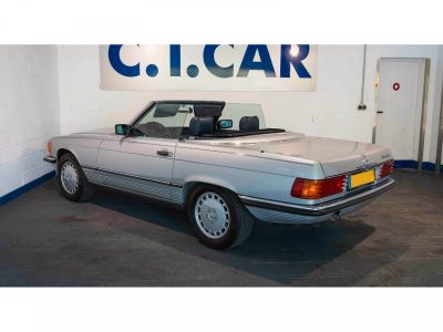 Mercedes 560 SL Auto.  - 9