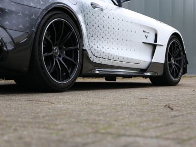 Mercedes AMG GT Black Séries 4.0L V8 producing 800 bhp  - 9
