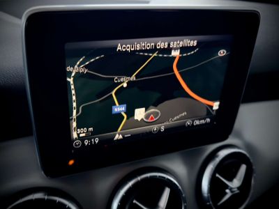 Mercedes CLA 180 BERLINE AMG-LINE TOIT OUVRANT GPS CAMERA 1ERPRO  - 14