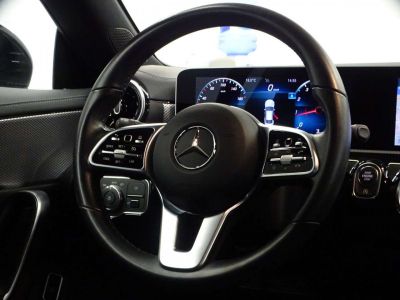 Mercedes CLA 180 Sedan Luxury 7GTRONIC  - 6