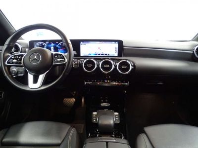 Mercedes CLA 180 Sedan Luxury 7GTRONIC  - 7