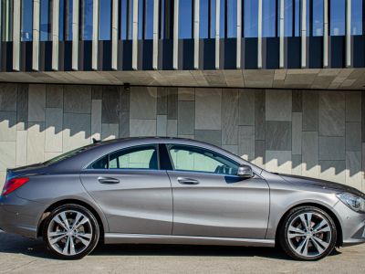 Mercedes CLA 200d - SPORTZETELS - AIRCO - PARKEERSENSOREN - XENON - LICHT- EN REGENSENSOR - EURO 6   - 7