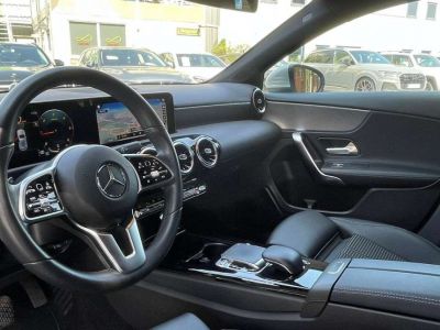 Mercedes Classe A 180 D*BOITE AUTO*WIDE SCREEN *CAMERA *PACK SPORT *STATIONNEMENT AUTOMATIQUE *EURO6*  - 8