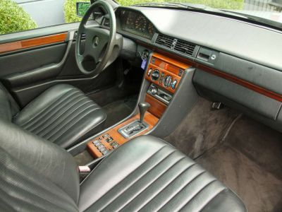 Mercedes Classe E 260 Pullman Limousine 6 Doors V124  - 20