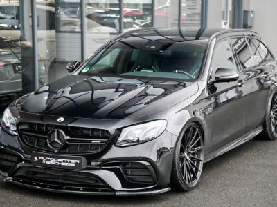 Mercedes Classe E 63 AMG S T Schalensitze  - 31