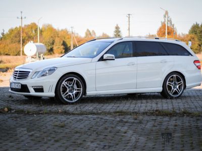 Mercedes Classe E Class estate 63 amg 212 5461 cc 517 BHP  - 29