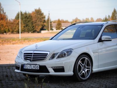 Mercedes Classe E Class estate 63 amg 212 5461 cc 517 BHP  - 30