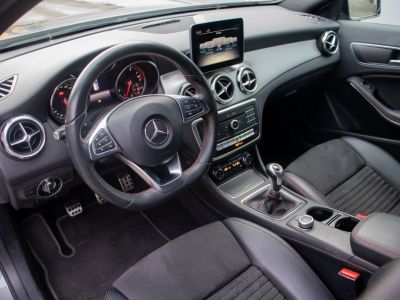 Mercedes Classe GLA 180 AMG-PACK Benzine - 1STE EIGENAAR - HISTORIEK - SPORTZETELS - ZETELVERWARMING - CAMERA - XENON - ISOFIX  - 12