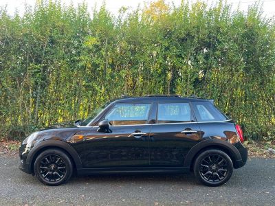 Mini Cooper 5 PORTES ONE 102CH PACK CHILI BVA - 2015 - TOIT OUVRANT - GARANTIE  - 5