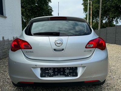 Opel Astra 1.7 CDTi ECOTEC Cosmo DPF  - 17