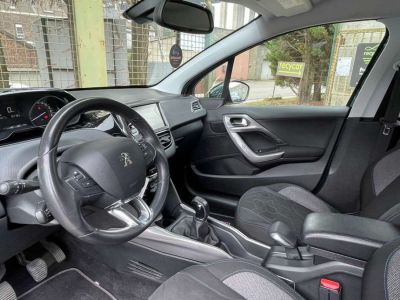 Peugeot 2008 1.2i STYLE  - 7