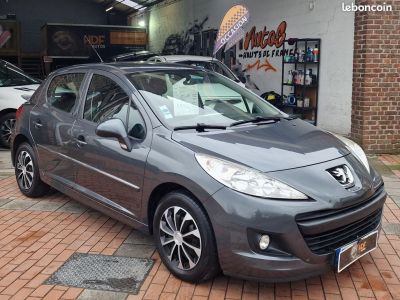 Peugeot 207 1.4+ Essence 75ch 5 portes  - 5