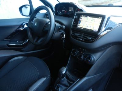 Peugeot 208 1.2i 82cv Style (Navigation Pdc Bluetooth Clim)  - 19