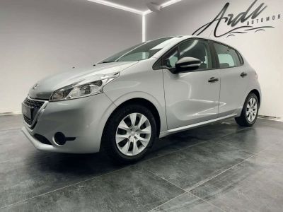 Peugeot 208 1.2i GARANTIE 12 MOIS 1er PROPRIETAIRE  - 12