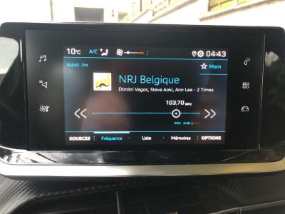 Peugeot 208 1.2i PureTech Style( clim pdc Appel CarPlay ect)  - 19