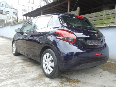 Peugeot 208 1.2i PureTech Style (navigation pdc clim ect)  - 8