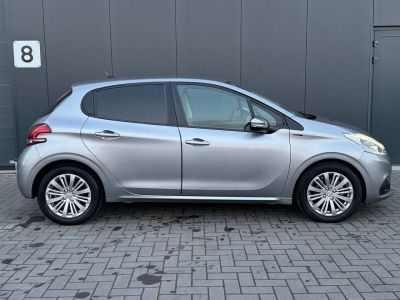 Peugeot 208 1.2i Signature -- LED NAVI GARANTIE 12 MOIS  - 7