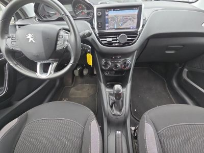 Peugeot 208 1.6 BlueHDi 100ch BVM5 Style  - 12