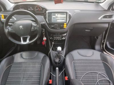 Peugeot 208 1.6 e-HDi 115ch FAP BVM6 Féline  - 10