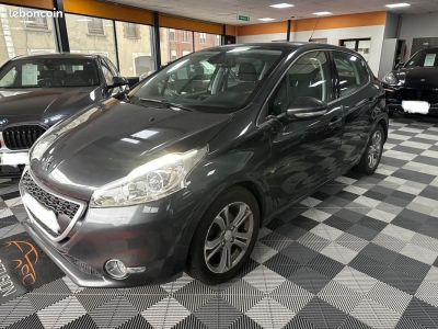 Peugeot 208 Style  - 1