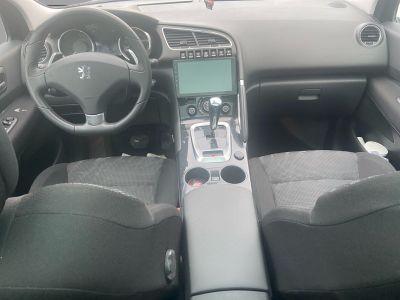 Peugeot 3008 1.6 HDi 16V 110ch FAP BMP6 Féline AVEC ATTELAGE  - 8