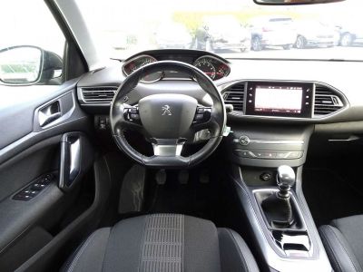 Peugeot 308 1.2i Active CARPLAY,NAVI,CRUISE,BLUETH,PDC V+A,ALU  - 8