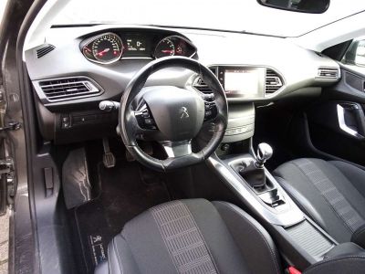 Peugeot 308 1.2i Active CARPLAY,NAVI,CRUISE,BLUETH,PDC V+A,ALU  - 9