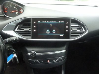 Peugeot 308 1.6 BlueHDi Style STT préparation GPS  - 8