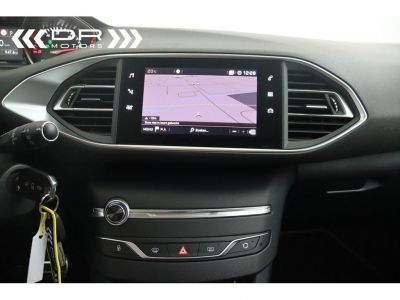 Peugeot 308 SW 1.5 BlueHDI EAT8 TECH EDITION - NAVIGATIE ADAPTIVE CRUISE TREKHAAK  - 17