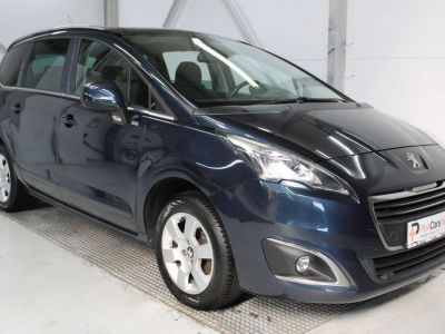 Peugeot 5008 1.2 PureTech ~ 7 zit Navi Airco Top Deal  - 1