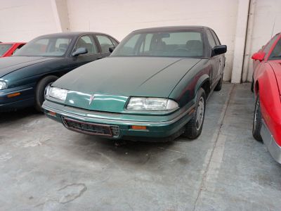 Pontiac Grand Prix berline 4 porte deluxe  - 3