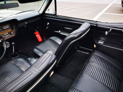 Pontiac LeMans cabriolet  v8 - boite manuelle ( 4 + R )  - 65