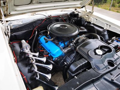 Pontiac LeMans cabriolet  v8 - boite manuelle ( 4 + R )  - 82