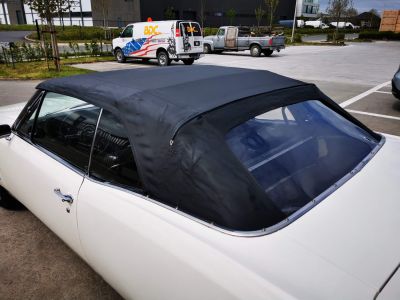Pontiac LeMans cabriolet  v8 - boite manuelle ( 4 + R )  - 84