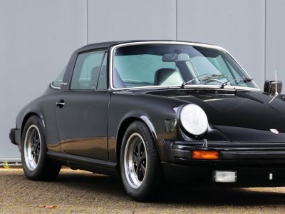 Porsche 911 2.7S Targa 2.7L Flat Six producing 165 bhp  - 15