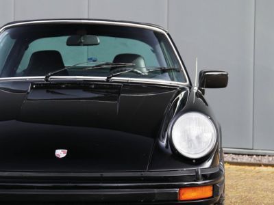 Porsche 911 2.7S Targa 2.7L Flat Six producing 165 bhp  - 21