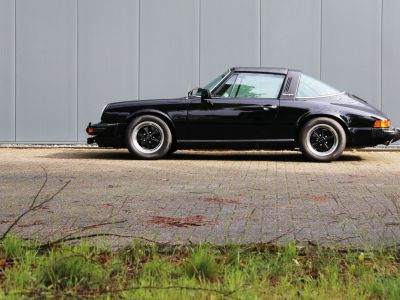 Porsche 911 2.7S Targa 2.7L Flat Six producing 165 bhp  - 31