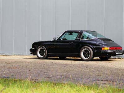 Porsche 911 2.7S Targa 2.7L Flat Six producing 165 bhp  - 32