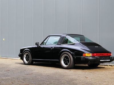 Porsche 911 2.7S Targa 2.7L Flat Six producing 165 bhp  - 35