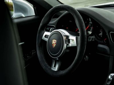 Porsche 911 991 CARRERA 4 GTS  - 16