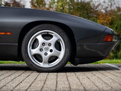 Porsche 928  - 11