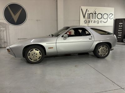 Porsche 928  - 12