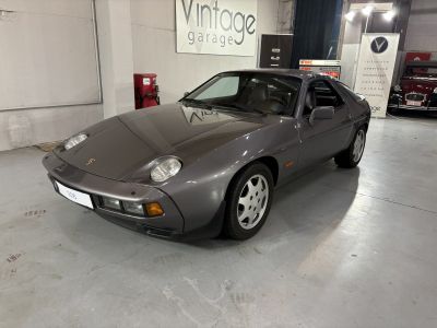 Porsche 928 S  - 1