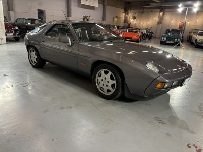 Porsche 928 S  - 9