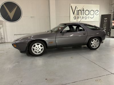 Porsche 928 S  - 13