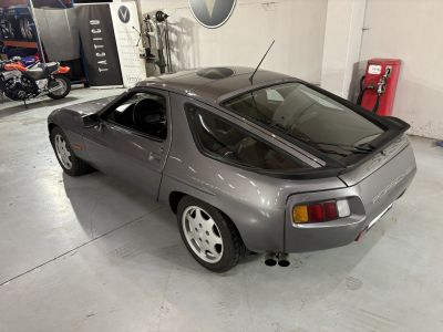 Porsche 928 S  - 16