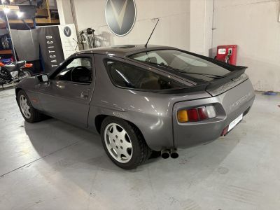 Porsche 928 S  - 17