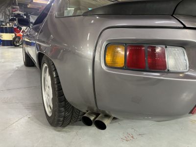 Porsche 928 S  - 23