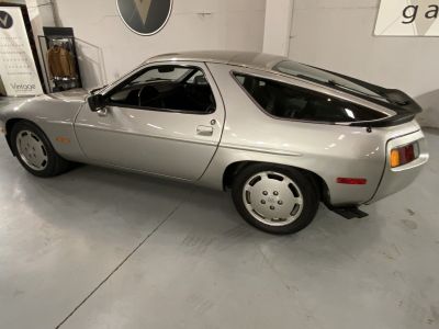 Porsche 928 S  - 13