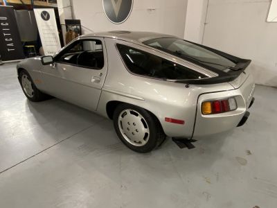 Porsche 928 S  - 14